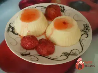 Сирні мафіни з ягідним сиропом