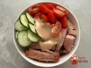 Боул із тунцем