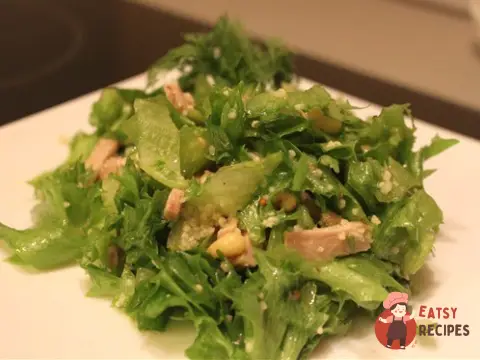 Салат з телятини з кускусом та кедровими горішками
