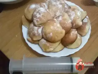 Заварні тістечка з вершковим кремом