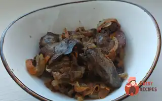 Тушкована Куряча Печінка