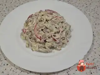 Салат із яловичого серця з маринованою цибулею