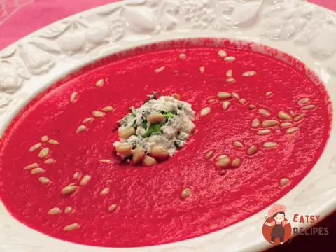 Буряковий крем із козячим сиром