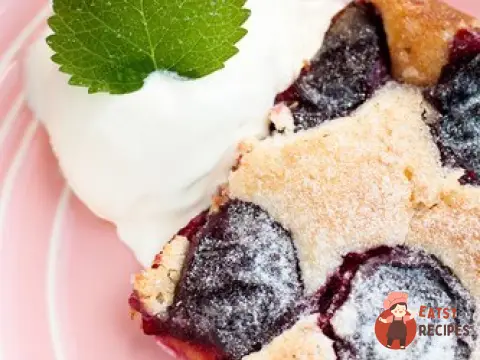 Вершковий клафуті з карамелізованими зливами