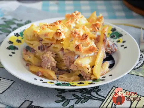 Ковбаски з пастою