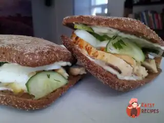 Сендвіч з куркою та яйцем