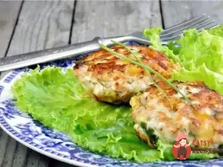 Котлети з курячої грудки та кабачка