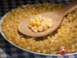 Ароматна кукурудза у вершковому соусі