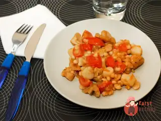 Гребінці з помідорами та грибами