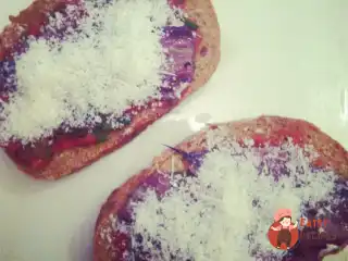 Брускетта з анчоусами та пармезаном