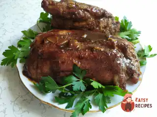 Грудинка на сковороді у пиві