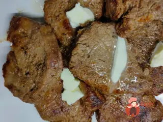 Крок 5: Медальйони з яловичої вирізки в медово-гірчичному соусі з лимонним перцем
