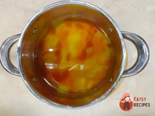 Крок 6: Курячий бульйон з галушками із сердець