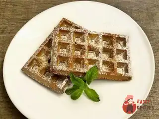 Рисово-бананові вафлі із зеленою матчею