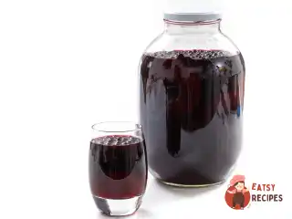 Компот із чорноплідної горобини на зиму