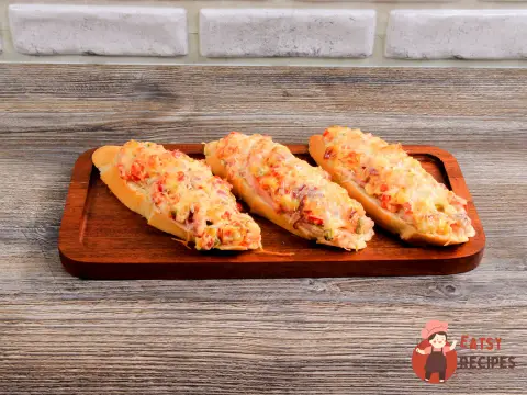 Брускета з шинкою та сиром