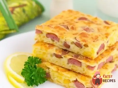 Пиріг з сиром та сосисками