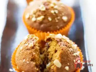 Маффіни з волоськими горіхами та джемом