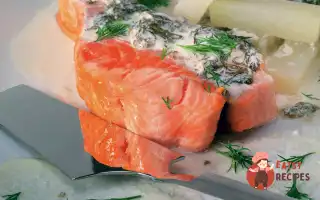 Лосось Із Соусом Зі Сметани Та Щавлю