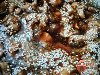 Курка з кунжутом та медом
