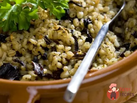 Плов із ячменю з грибами