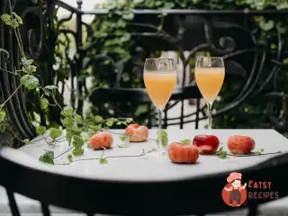 Белліні з пюре з білих персиків