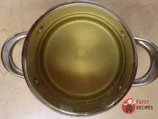 Крок 5: Курячий бульйон з галушками із сердець