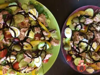 Легкий італійський салат із тунцем