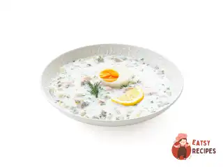 Окрошка на кефірі з рибою