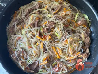 Крок 9: Фунчоза з яловичиною