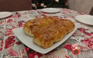 Рулет З Курячим Філе В Листковому Тісті