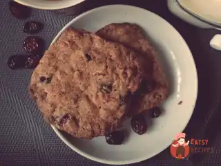 Кукіс з вівсянкою та сушеною журавлиною