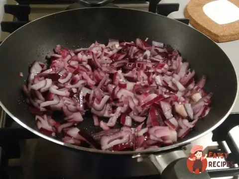 Теплий салат Рула з грибами та руколою