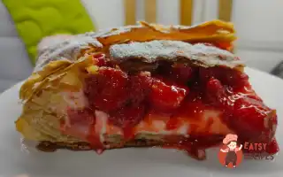 Пиріг З Полуницею Та Вершками