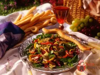 Теплий середземноморський салат із баранини