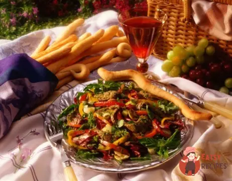 Теплий середземноморський салат із баранини