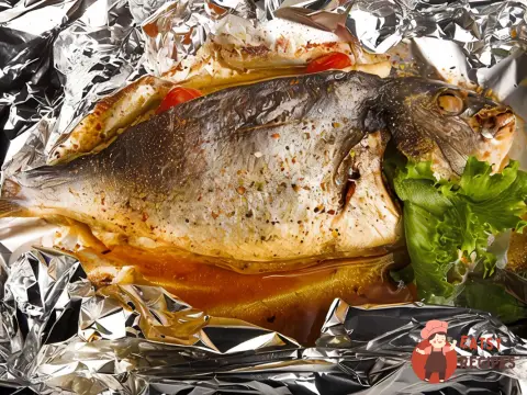 Короп, запечений з горіхами, зернами гранату та прянощами