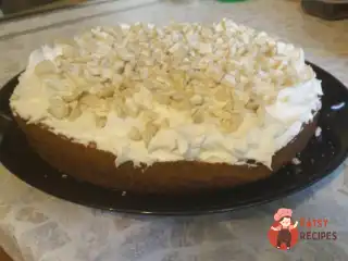 Морквяний пиріг з маскарпоне кремом