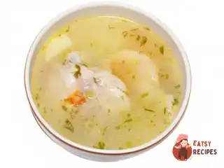 Суп зі шматочками курки