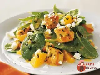 Салат з куркою, апельсинами та сиром фета
