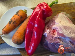 Крок 1: Свинина, тушкована з овочами