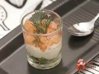 Закуска з копченим лососем