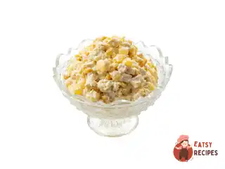 Салат з куркою та ананасами класичний.