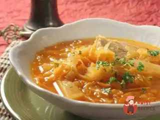 Кислі щі з шинкою та грибами