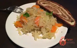 Тушкована Капуста З Селери Та Морквою