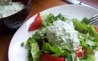 Соус Із Зеленою Цибулею, Бульйоном Та Вершками До Смаженого М'яСа.