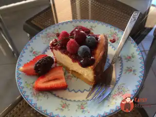 Чізкейк із рікотти з малиною