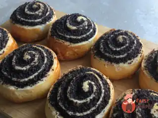 Булочки з маком