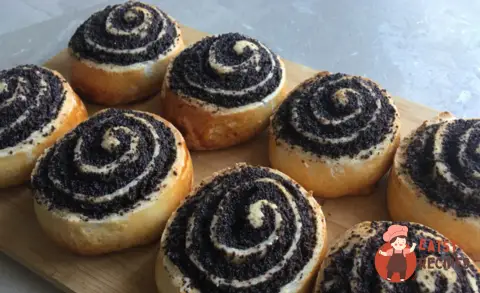 Булочки з маком