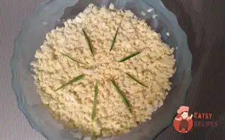 Листковий Салат З Тунцем, Рисом Та Цибулею